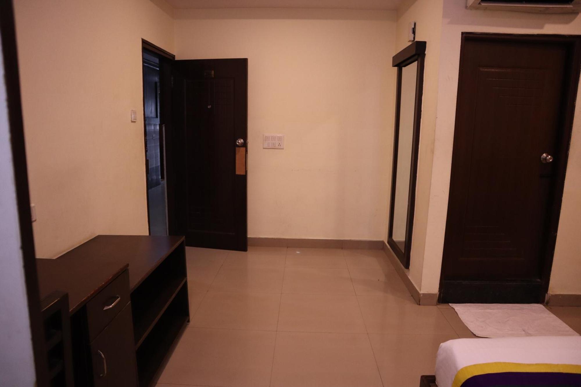 Millennium Plaza Hotel Kammasandra Luaran gambar