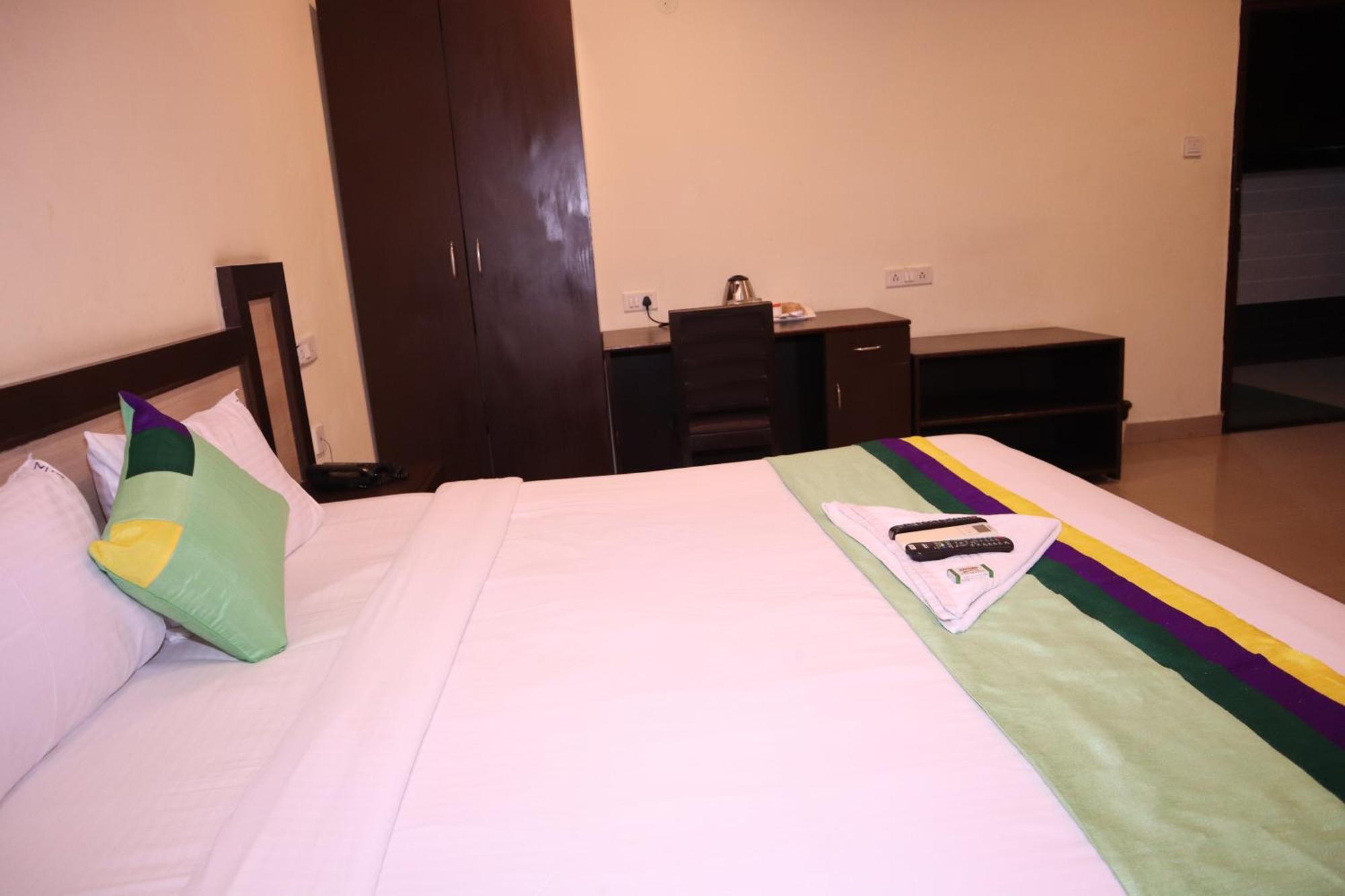 Millennium Plaza Hotel Kammasandra Luaran gambar