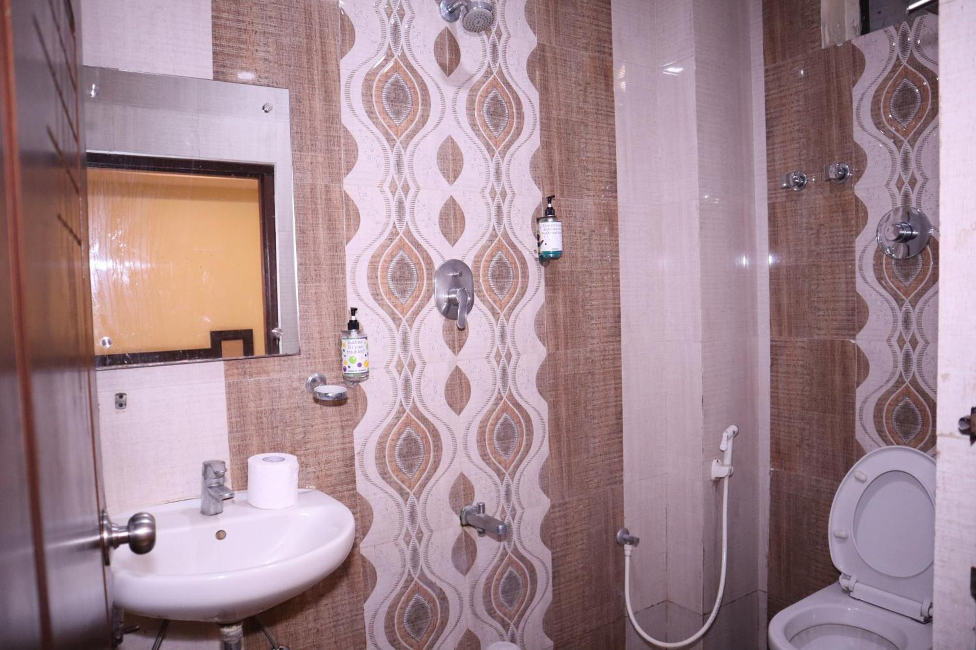Millennium Plaza Hotel Kammasandra Luaran gambar