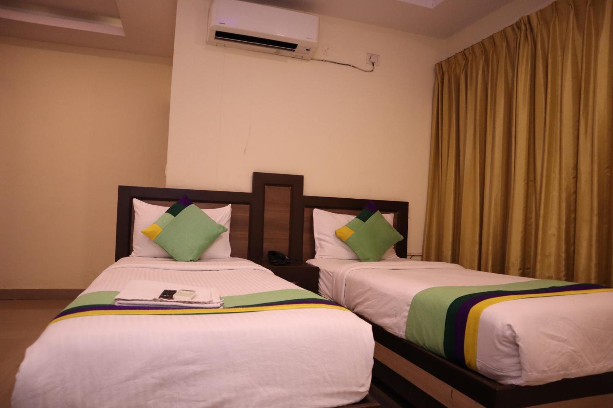 Millennium Plaza Hotel Kammasandra Luaran gambar