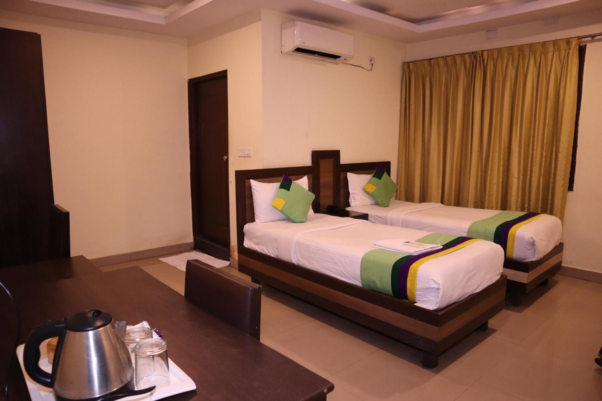Millennium Plaza Hotel Kammasandra Luaran gambar
