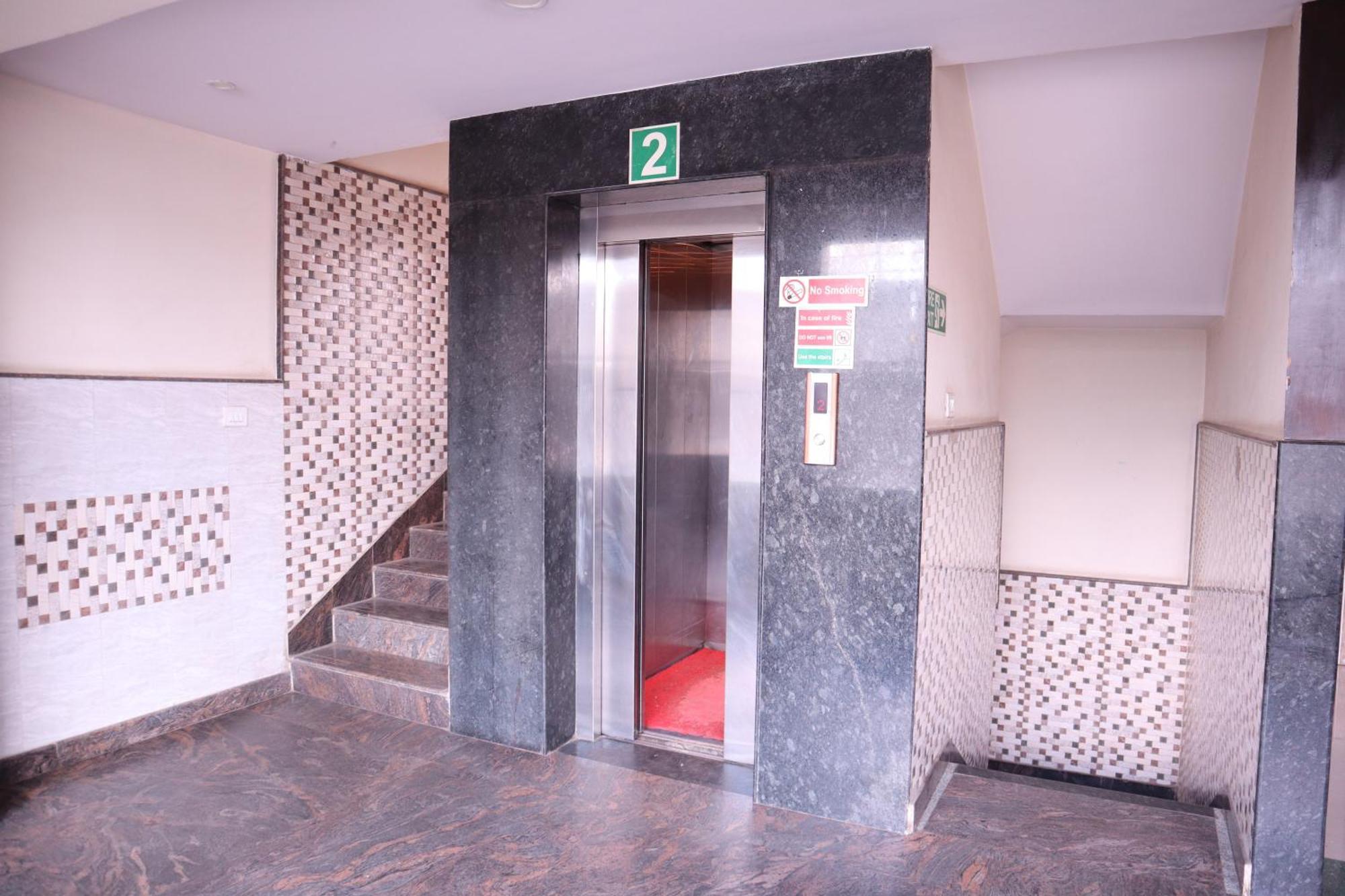Millennium Plaza Hotel Kammasandra Luaran gambar